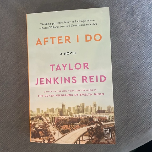 Taylor Jenkins Reid bundle- Seven Husbands of Evelyn, Malibu Rising, After I Do - Picture 4 of 5